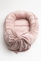 Kokon niemowlęcy XXL velvet z kokardą Jasny pudrowy róż