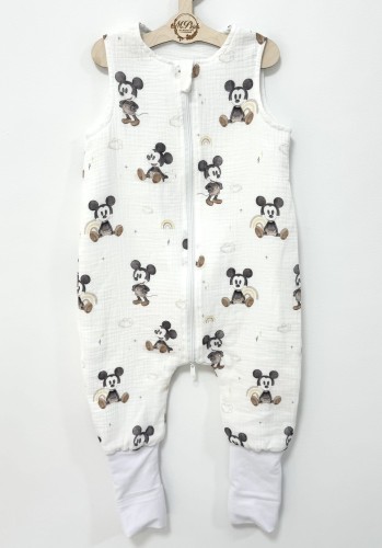 Śpiworek do spania z nogawkami Muślinowy Micky Disney na białym tle