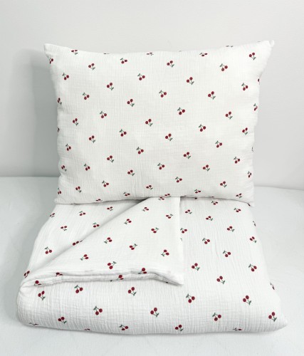 Komplet pościeli muślinowej do przedszkola / żłobka - kocyk / kołderka z poduszką Wisienki