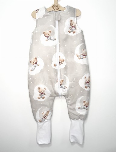 Śpiworek do spania z nogawkami Misie w chmurkach na beżowym tle