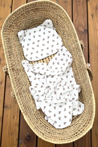  Otulacz kocyk muślinowy z poduszką miś Beżowe serduszka