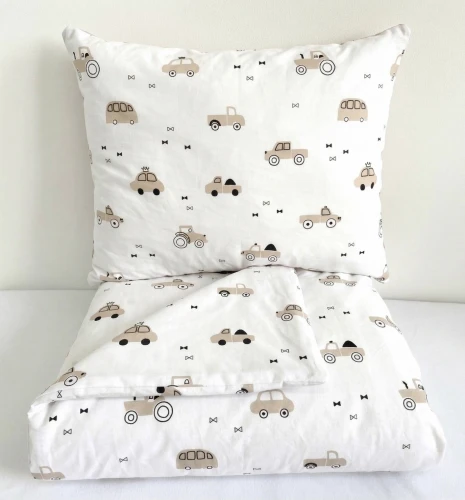 Komplet do przedszkola / żłobka - kocyk / kołderka z poduszką Autka beżowe 